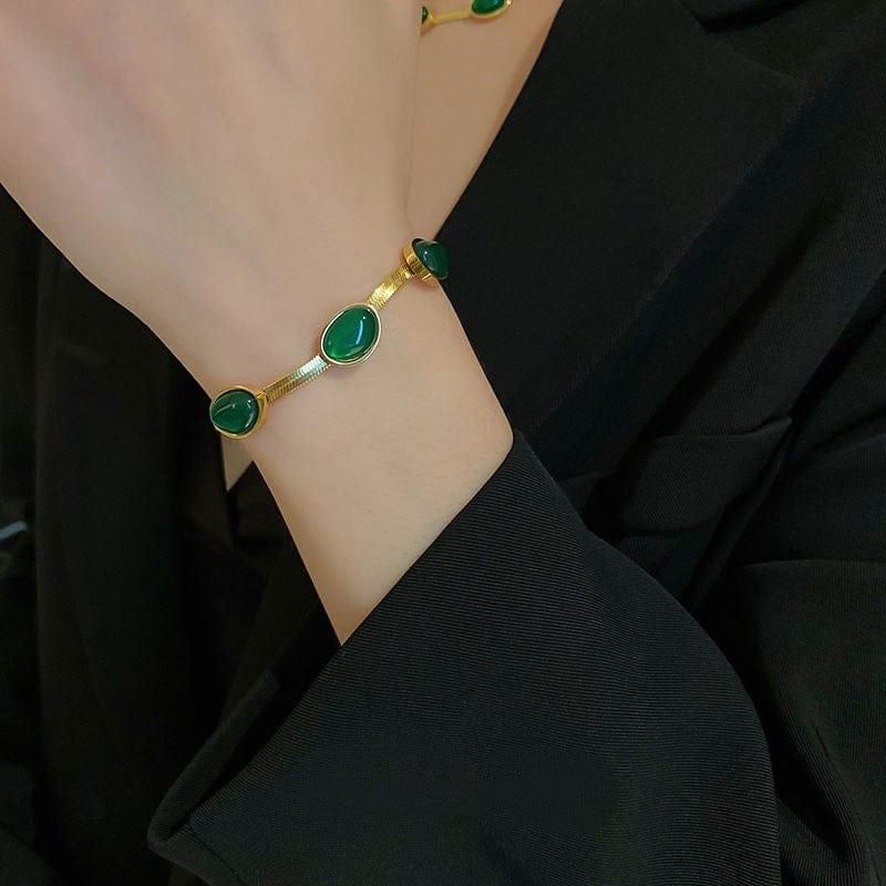 Oval Green Crystal Pendant Necklace & Bracelet Set – Premium Women’s Jewelry Gift